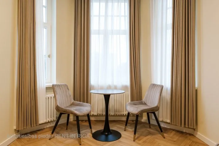 Izīrē dzīvokli, Valdemāra iela 61, Rīga, Labais krasts, Centrs / 550 € 3