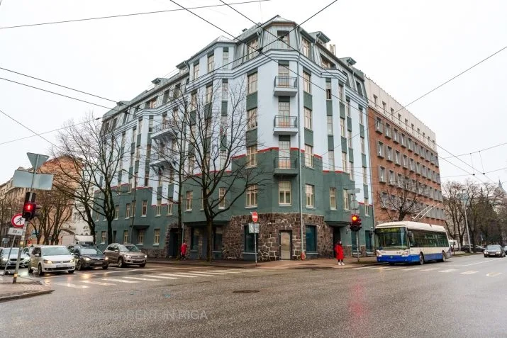 Izīrē dzīvokli, Valdemāra iela 61, Rīga, Labais krasts, Centrs / 550 € 19