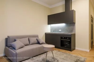 Izīrē dzīvokli, Valdemāra iela 61, Rīga, Labais krasts, Centrs / 550 € 5