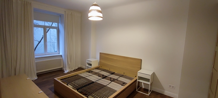 Izīrē dzīvokli, Strēlnieku iela 13, Rīga, Labais krasts, Centrs / 800 € 9