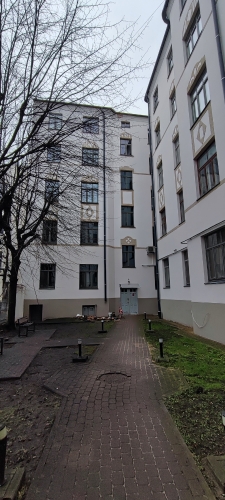 Izīrē dzīvokli, Strēlnieku iela 13, Rīga, Labais krasts, Centrs / 800 € 19