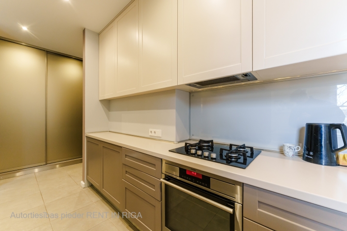 Izīrē dzīvokli, Lāčplēša iela 17, Rīga, Labais krasts, Centrs / 900 € 16