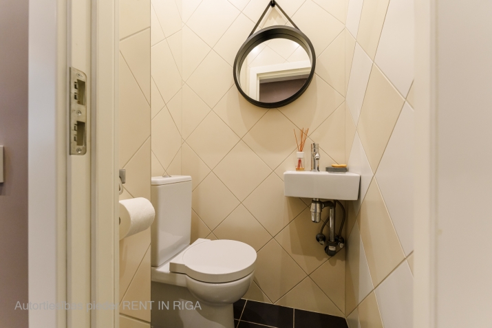 Izīrē dzīvokli, Lāčplēša iela 17, Rīga, Labais krasts, Centrs / 900 € 24