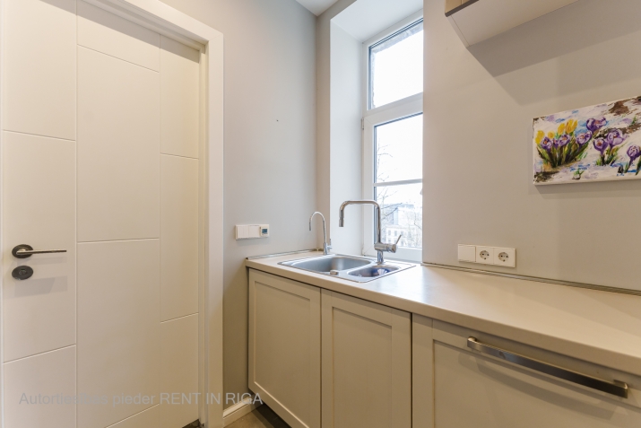 Izīrē dzīvokli, Lāčplēša iela 17, Rīga, Labais krasts, Centrs / 900 € 18