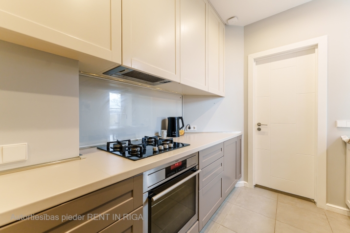 Izīrē dzīvokli, Lāčplēša iela 17, Rīga, Labais krasts, Centrs / 900 € 17