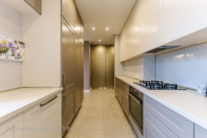 Izīrē dzīvokli, Lāčplēša iela 17, Rīga, Labais krasts, Centrs / 900 € 19