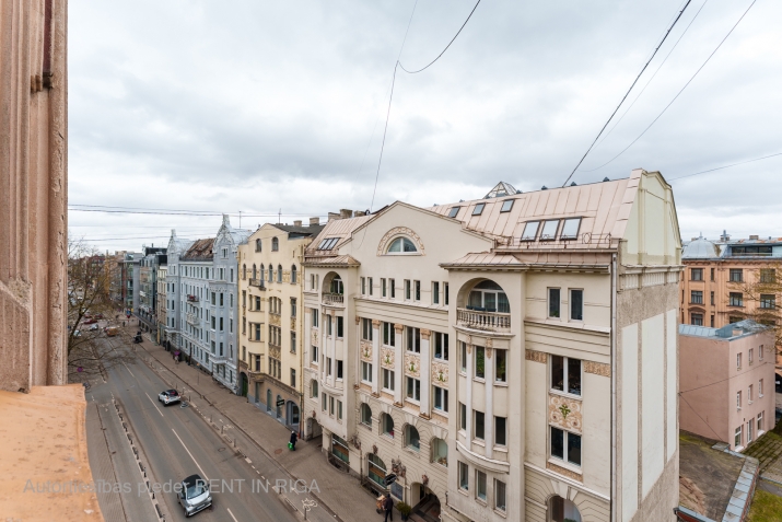Izīrē dzīvokli, Lāčplēša iela 17, Rīga, Labais krasts, Centrs / 900 € 28