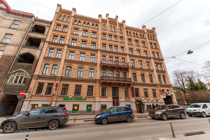 Izīrē dzīvokli, Lāčplēša iela 17, Rīga, Labais krasts, Centrs / 900 € 30