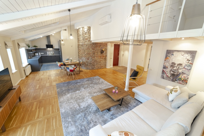 Izīrē dzīvokli, Vidus iela 11, Rīga, Labais krasts, Centrs / 2 000 € 2