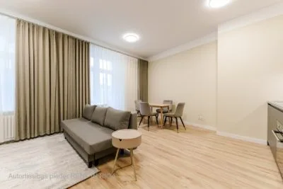 Izīrē dzīvokli, Valdemāra iela 61, Rīga, Centrs / 500 € 1