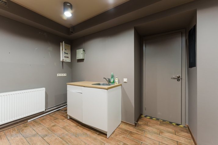 Pārdod tirdzniecības telpas, Vidus iela 11, Rīga, Labais krasts, Centrs / 160 000 € 12