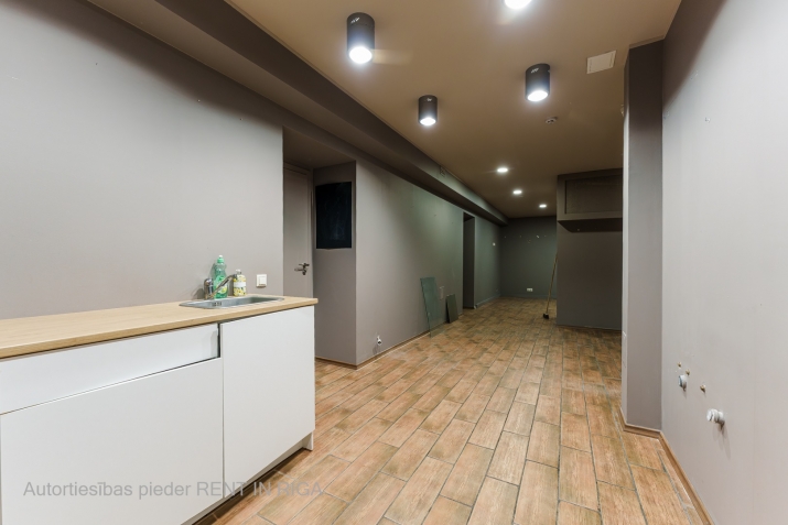 Pārdod tirdzniecības telpas, Vidus iela 11, Rīga, Labais krasts, Centrs / 160 000 € 13