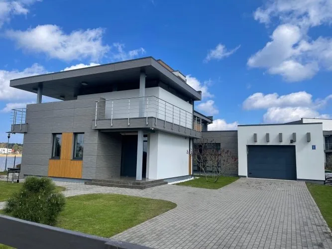 Laipu iela 2 1