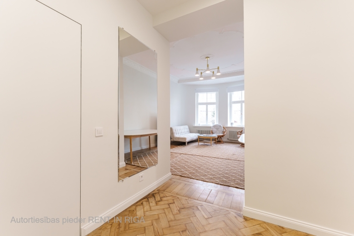 Izīrē dzīvokli, Lāčplēša iela 21, Rīga, Labais krasts, Centrs / 1 300 € 22