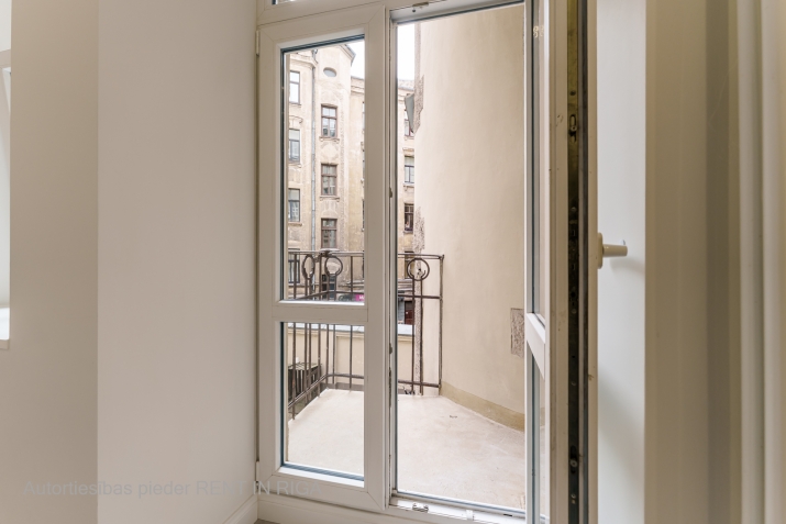 Izīrē dzīvokli, Lāčplēša iela 21, Rīga, Labais krasts, Centrs / 1 300 € 18