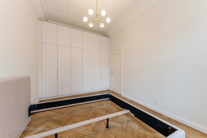 Izīrē dzīvokli, Lāčplēša iela 21, Rīga, Labais krasts, Centrs / 1 300 € 9
