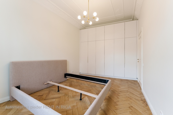 Izīrē dzīvokli, Lāčplēša iela 21, Rīga, Labais krasts, Centrs / 1 300 € 8