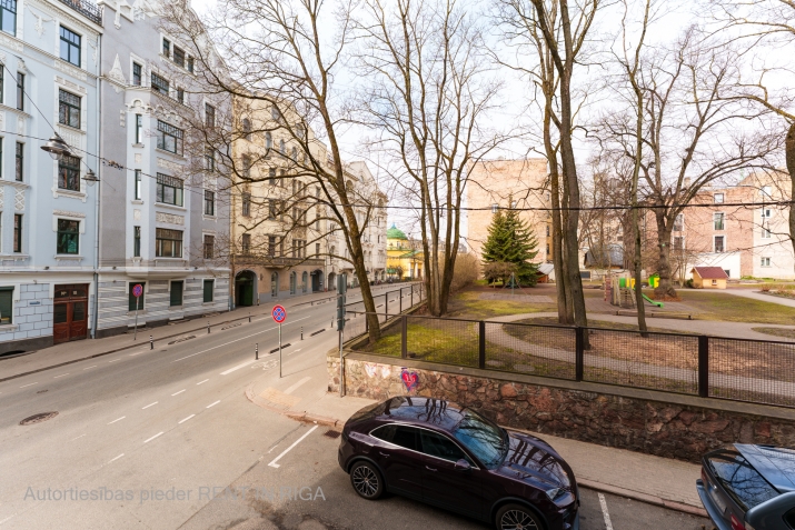 Izīrē dzīvokli, Lāčplēša iela 21, Rīga, Labais krasts, Centrs / 1 300 € 24
