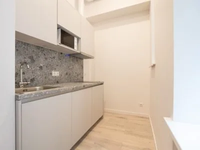 Izīrē dzīvokli, Pulkveža Brieža iela 10, Rīga, Labais krasts, Centrs / 400 € 3