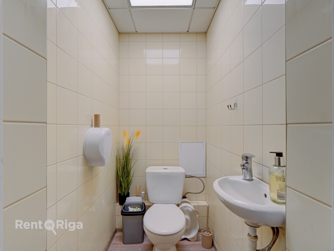 Briņģu iela 2 12