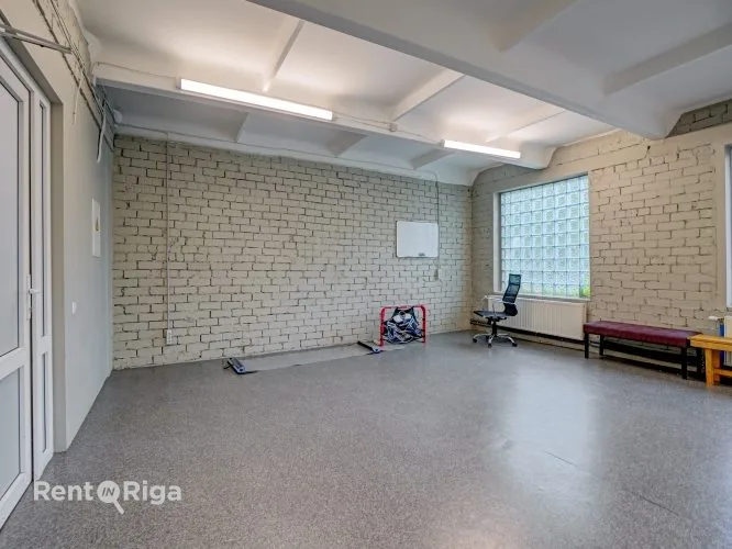 Briņģu iela 2 11