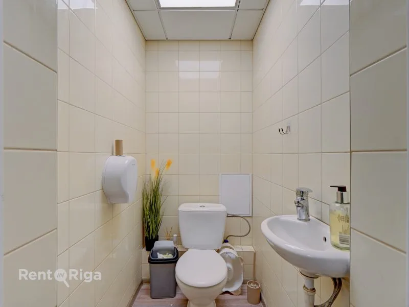 Briņģu iela 2 12