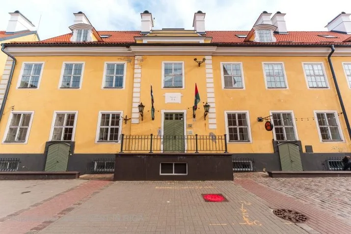 Torņa iela 4 1