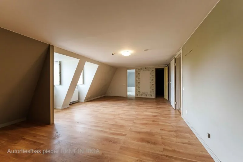 Torņa iela 4 22