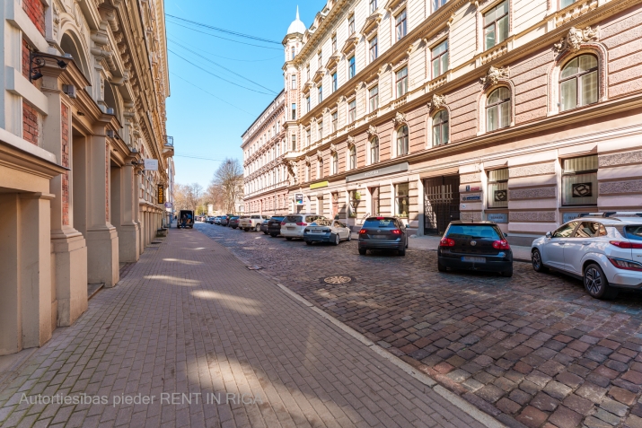Alfrēda Kalniņa iela 1 24