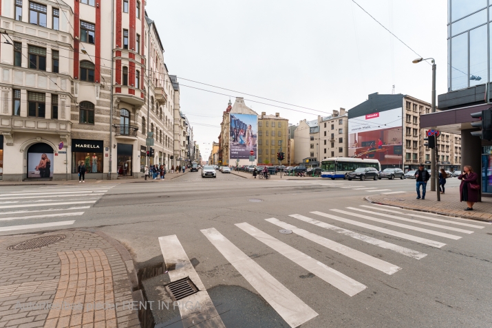 Brīvības iela 33 30
