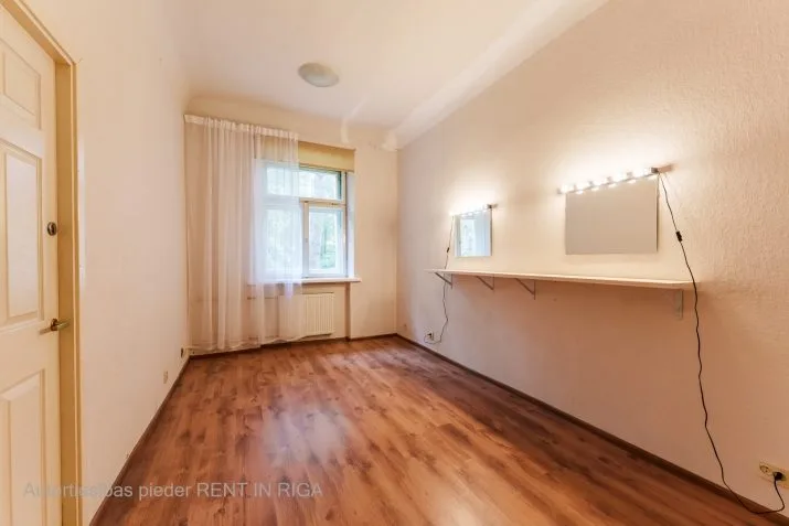 Šmerļa iela 3 1