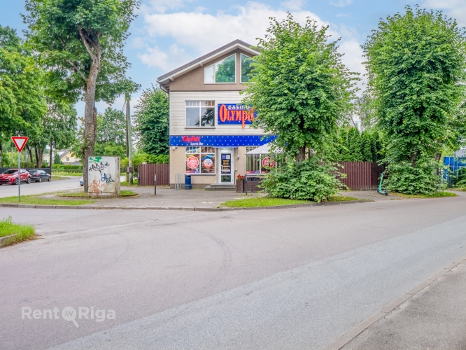 Lutriņu iela 1 2