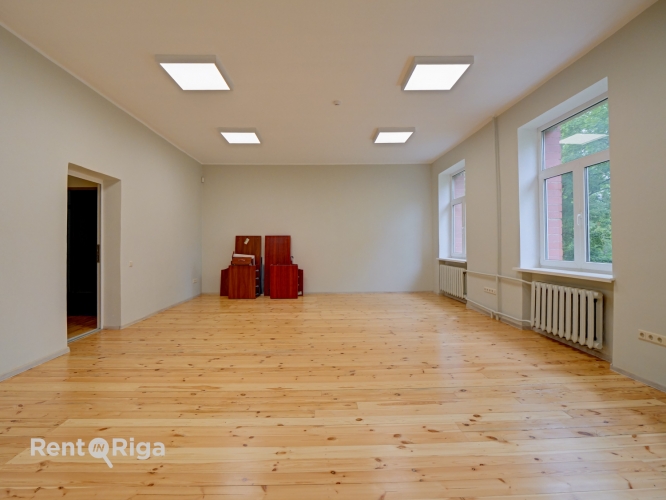 Mazā Juglas iela 3 15
