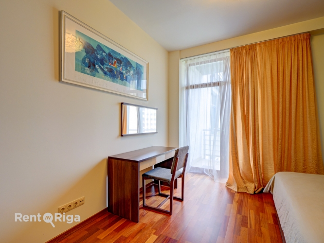 Mirdzas Ķempes iela 4 21