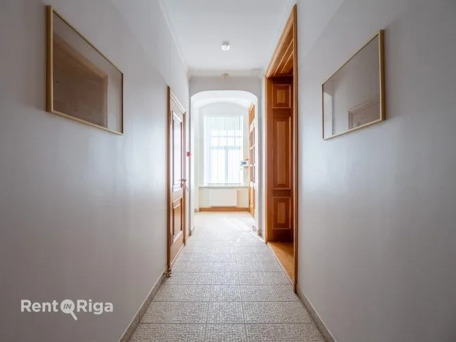 Sudrabu Edžus iela 1 11