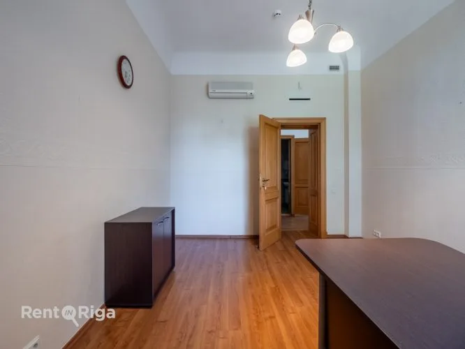 Sudrabu Edžus iela 1 49