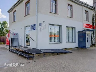 Izīrē tirdzniecības telpas, Augusta Deglava iela 52, Rīga, Labais krasts, Pļavnieki / 765 € 2