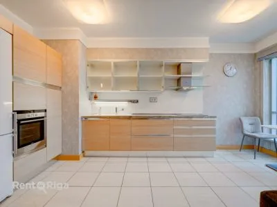 Pārdod dzīvokli, Lielirbes iela 11, Rīga, Kreisais krasts, Šampēteris / 320 000 € 7