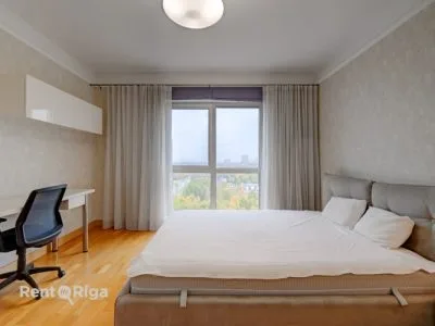Pārdod dzīvokli, Lielirbes iela 11, Rīga, Kreisais krasts, Šampēteris / 320 000 € 1