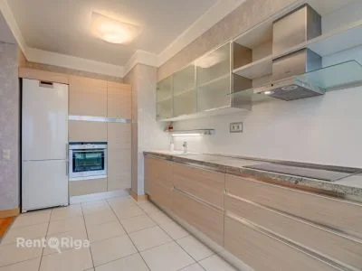 Pārdod dzīvokli, Lielirbes iela 11, Rīga, Kreisais krasts, Šampēteris / 320 000 € 8