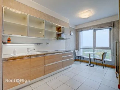 Pārdod dzīvokli, Lielirbes iela 11, Rīga, Kreisais krasts, Šampēteris / 320 000 € 4