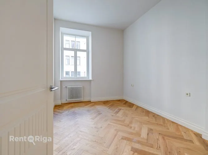 Lāčplēša iela 36 3