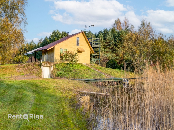 Vīnogas iela 1 30