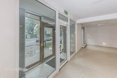 Izīrē tirdzniecības telpas, 1. Čiekurkalna līnija 47, Rīga, Labais krasts, Centrs / 695 € 5