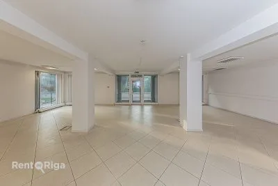 Izīrē tirdzniecības telpas, 1. Čiekurkalna līnija 47, Rīga, Labais krasts, Centrs / 695 € 2
