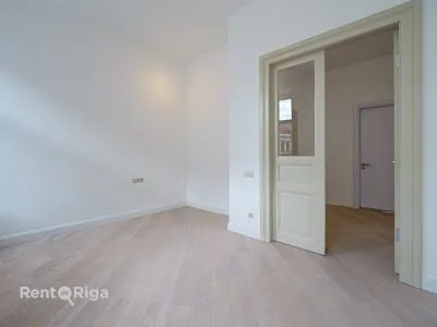 Pārdod dzīvokli, Merķeļa iela 2, Rīga, Labais krasts, Centrs / 201 600 € 5
