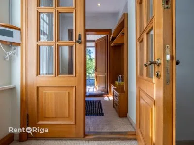 Izīrē māju, Sudrabu Edžus iela 1, Rīga, Labais krasts, Mežaparks / 4 000 € 6
