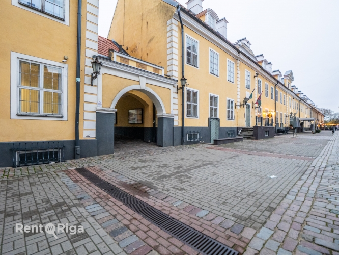 Torņa iela 4 10