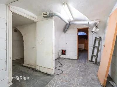 Izīrē tirdzniecības telpas, Torņa iela 4, Rīga, Labais krasts, Centrs / 1 750 € 6
