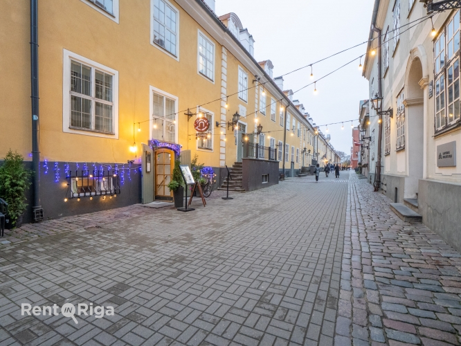 Torņa iela 4 5